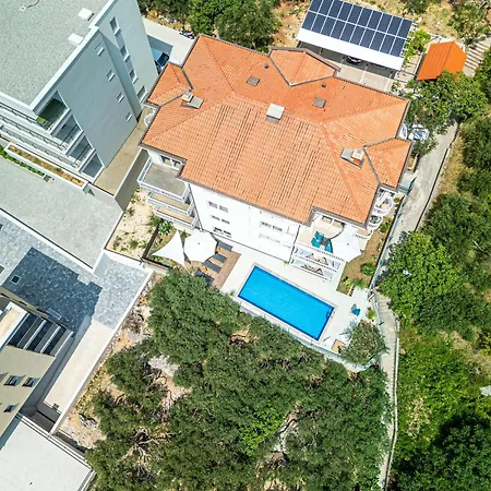 Seaview Apartment