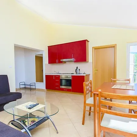 Seaview Apartment *