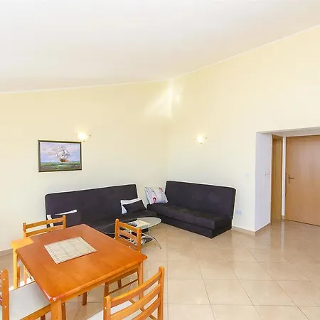 Seaview Apartment